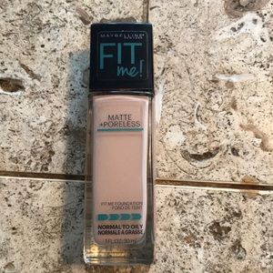 Maybelline matte and poreless